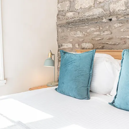 Georgian With Private Courtyard & Free Parking * Kendal